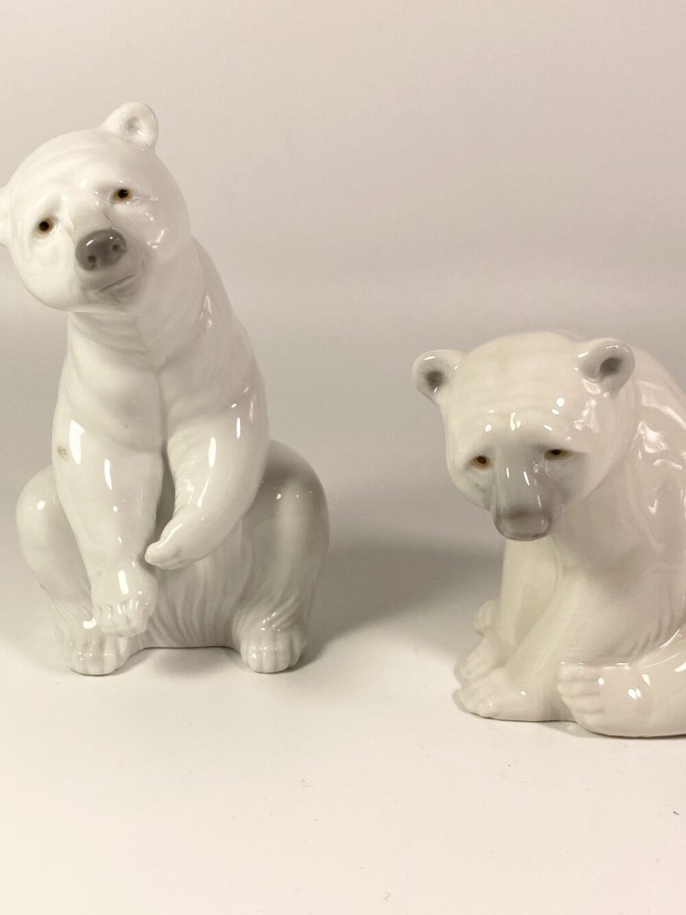 Lladro 1208-09  Polar Bears Porcelain Figurines Retired Spain 4.75" & 3.25" Inch